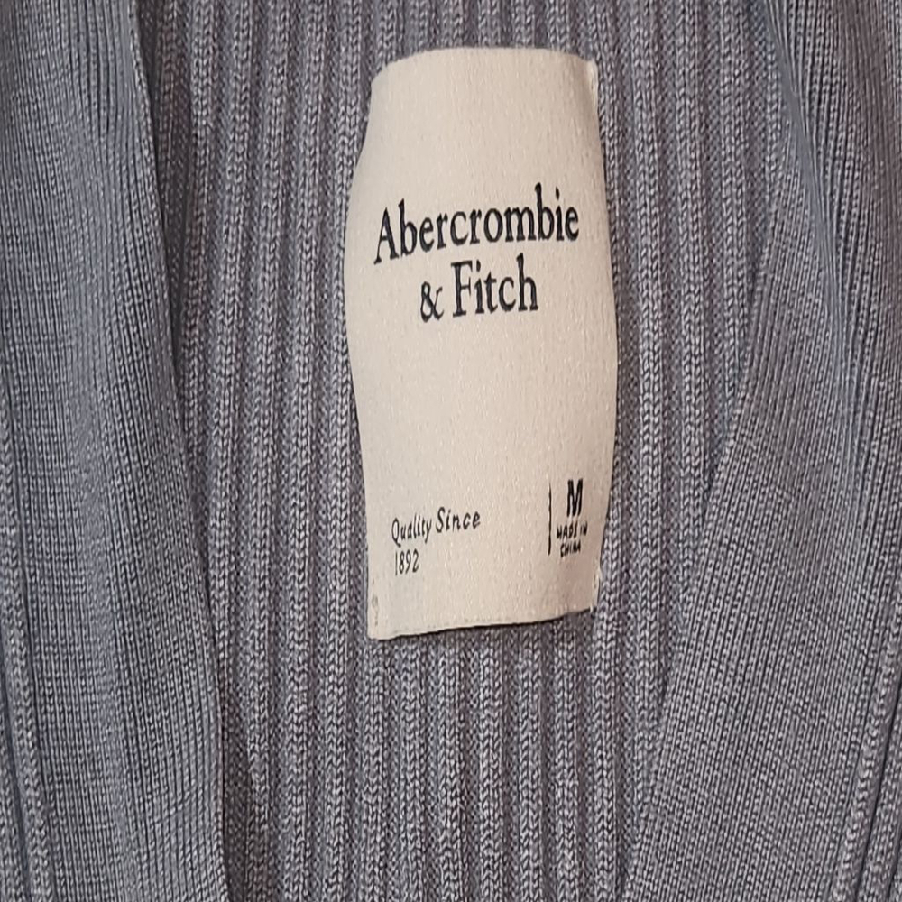 Women's Abercrombie & Fitch M Light Pastel Blue Ribbed Cropped Cardigan NWOT - Picture 4 of 8